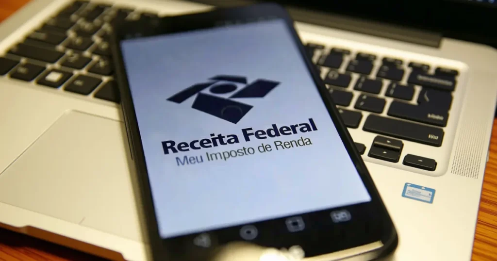 Receita Federal libera consulta ao 3º lote da restituição do Imposto de Renda 2026